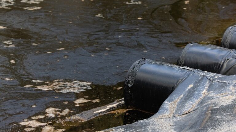 Oil spill in the ocean